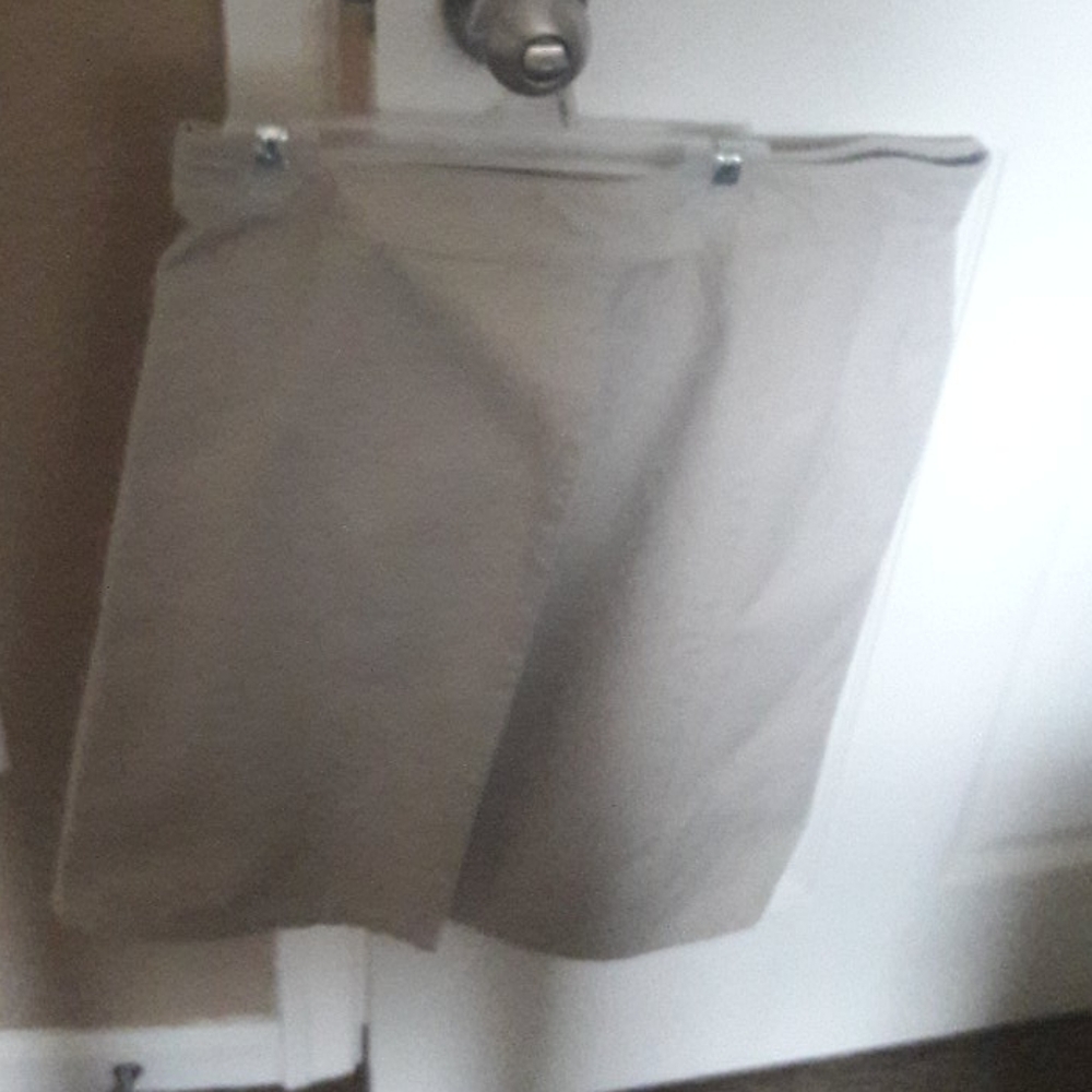 Gap Khaki button and hook skirt. - Picture 2 of 5